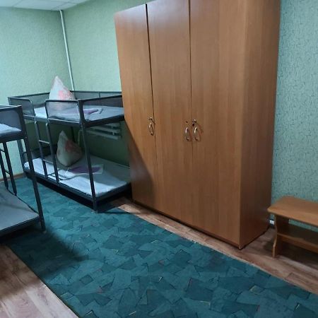 Мини-Отель "Алатау",Хостел パヴロダル エクステリア 写真