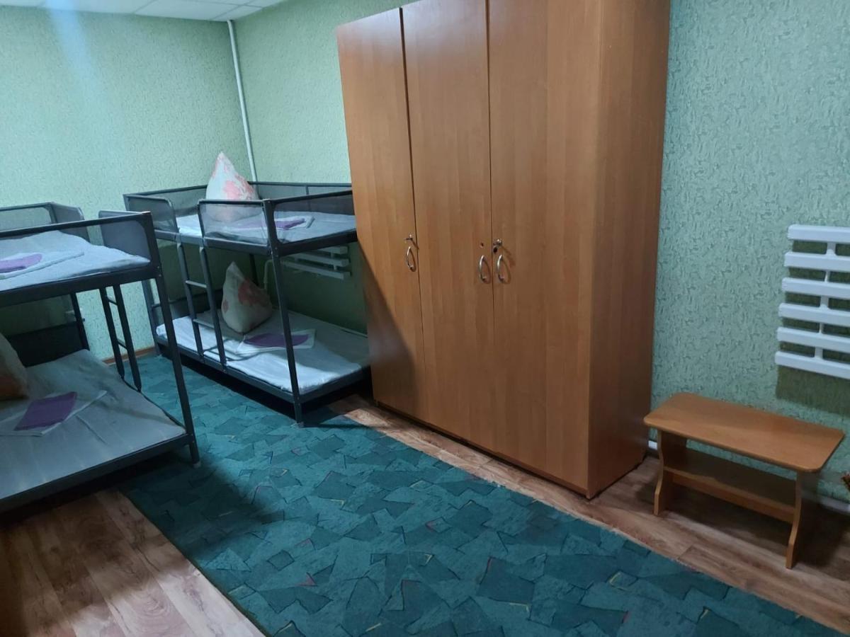 Мини-Отель "Алатау",Хостел パヴロダル エクステリア 写真